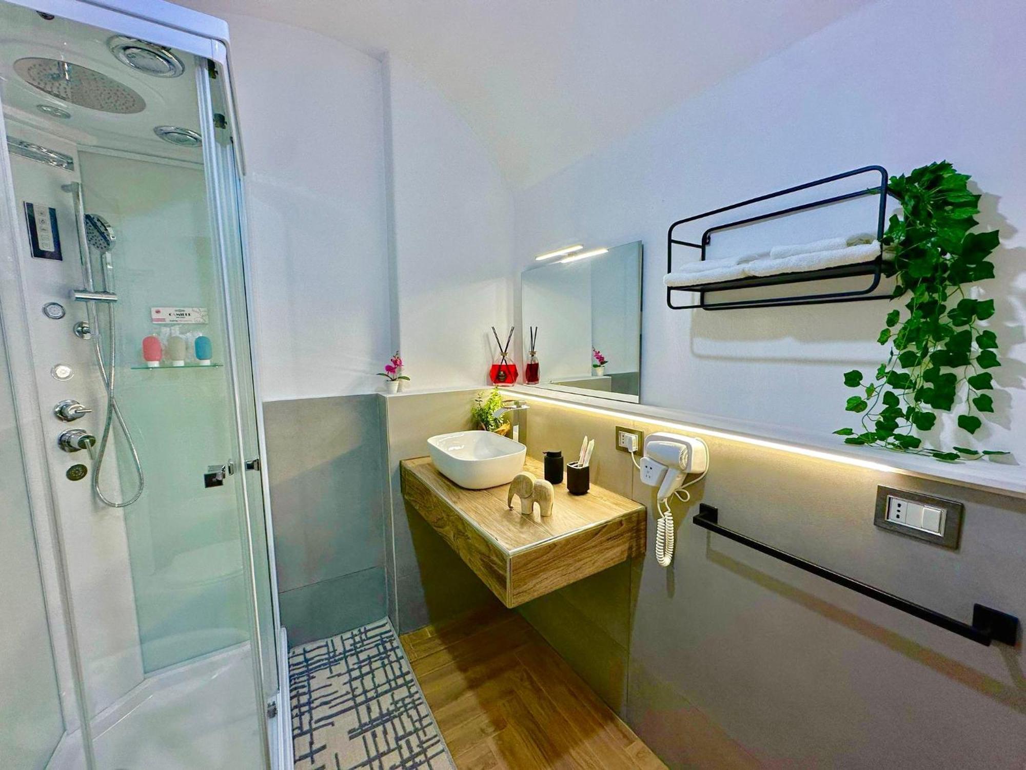 Delm Luxury Suite Aeroporto di Catania Fontana Rossa Esterno foto